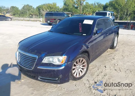 2014 Chrysler 300 z USA, uszkodzony, nr VIN 2C3CCAAG3EH382652